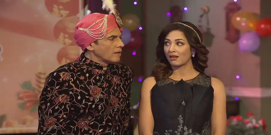 Tiwari and Vibhuti Argue during New Year Celebration - Bhabi Ji Ghar Par Hai