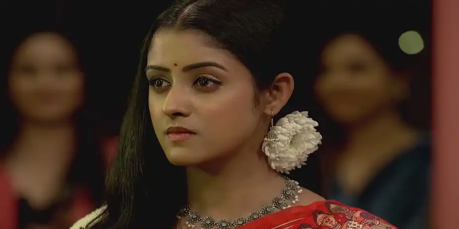 Rayan Mocks Parul - Parineeta