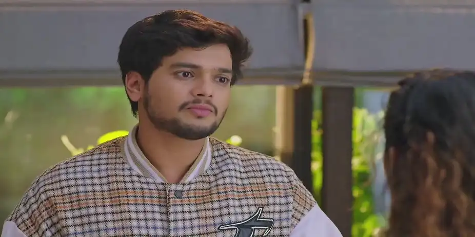 Priya Blames Paaru For the Fights at Home - Paaru