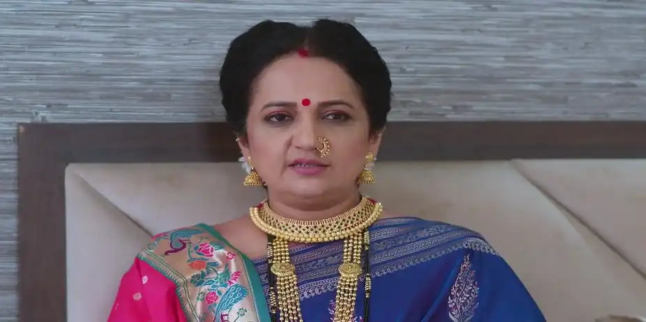 Durga Lies to Adhipati about Bhuvaneshwari - Tula Shikvin Changlach Dhada