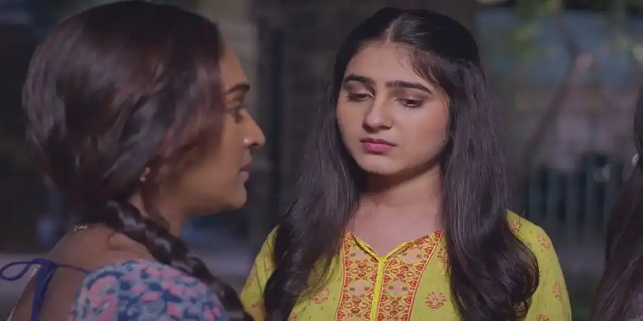 Avani Tells Anika and Ritu about Her Job - Bas Itna Sa Khwaab