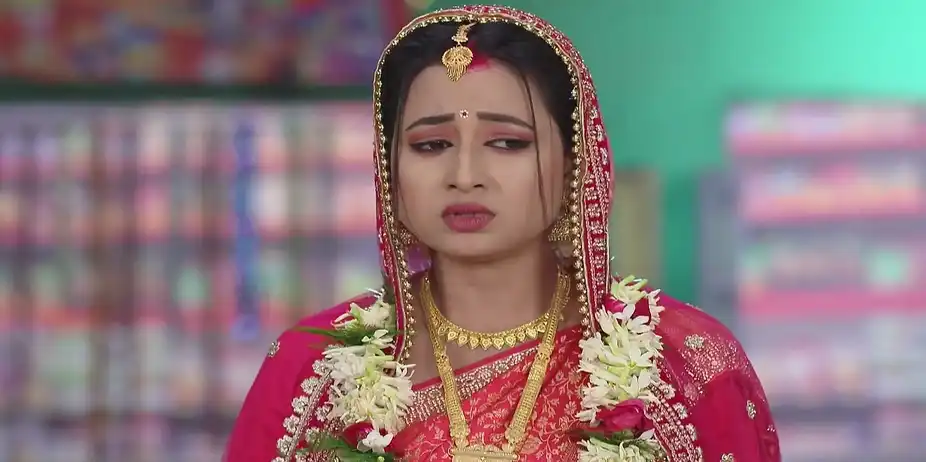 Madhu Tries to Pacify Jeevan - Madhura Sansara