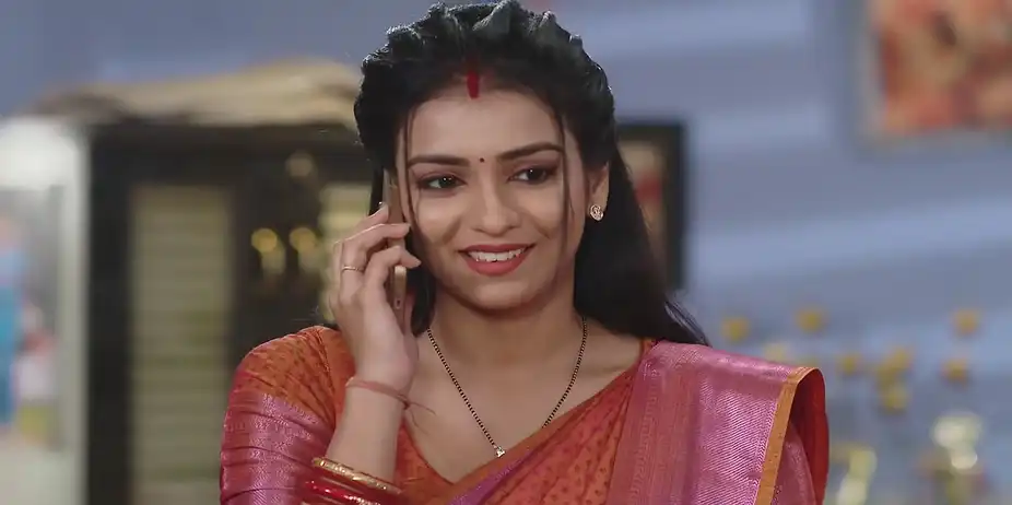 Madhu's Boss Learns about Rupali's Marriage - Madhura Sansara