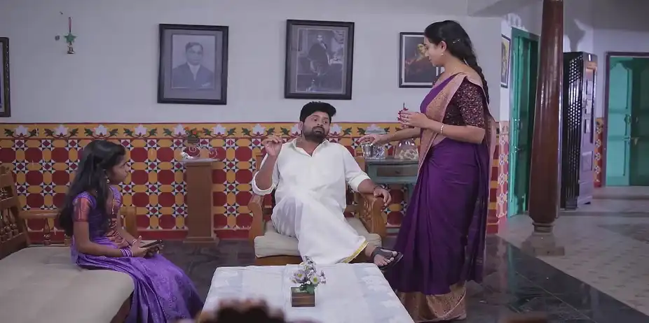 Bharathi's Act Irritates Aadhi - Idhayam