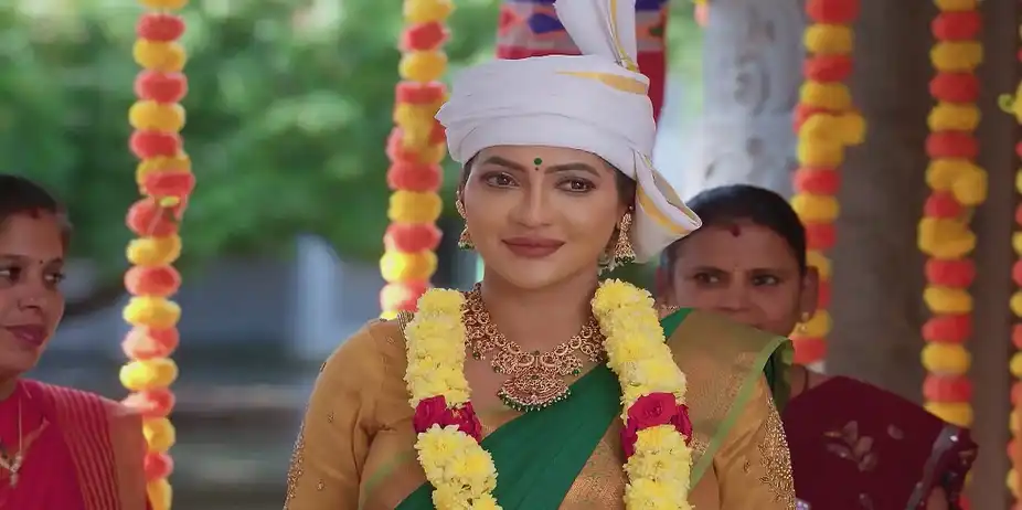 Chamundeshwari's Decision Pleases the Women - Karthigai Deepam