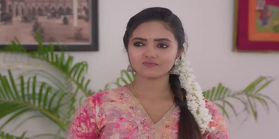 Mayilvahanam Threatens Karthikeyan - Karthigai Deepam