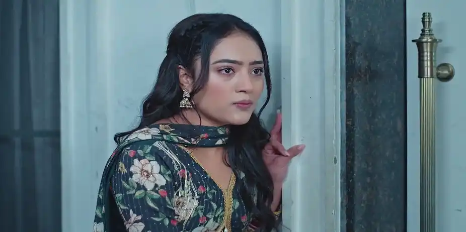 Rana Speaks with His Informant - Heer Tey Tedhi Kheer