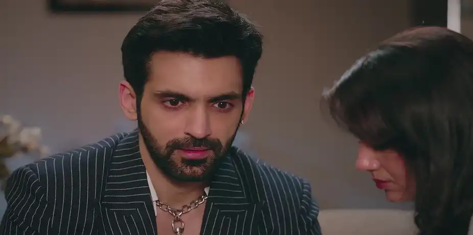 Virat Applies Ointment on Amruta's Wound - Kaise Mujhe Tum Mil Gaye