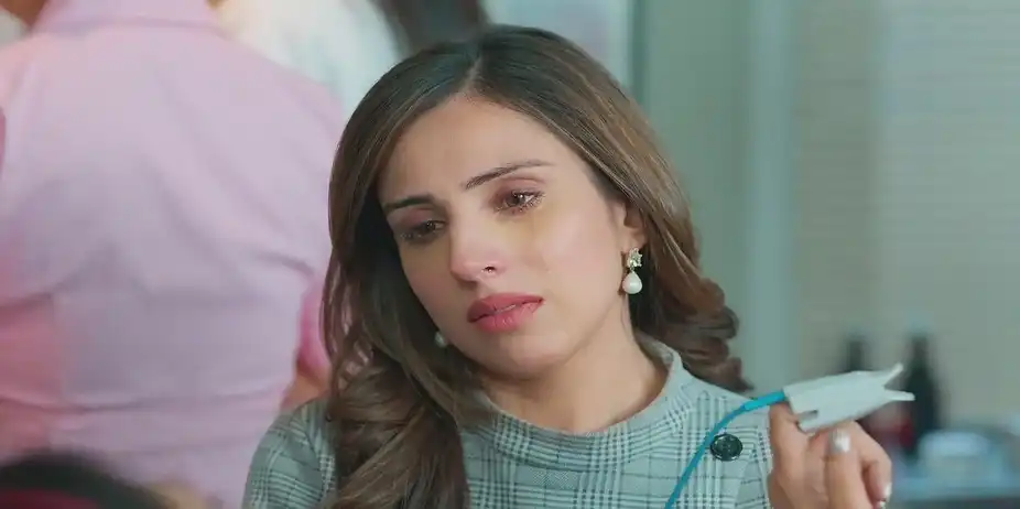 Parmeshwari Convinces Riddhi for Court Marriage - Jamai No. 1