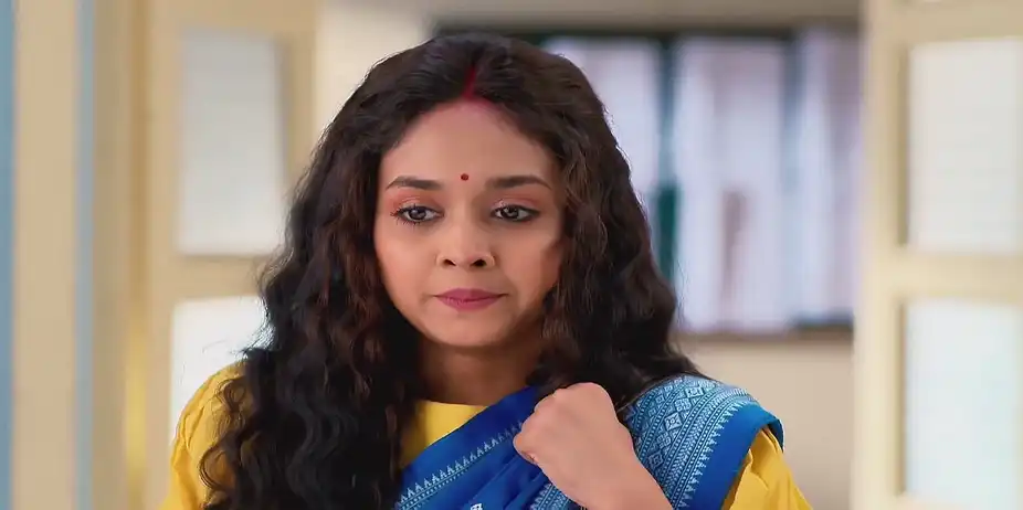 Ayan Troubles Moyna in College - Puber Moyna