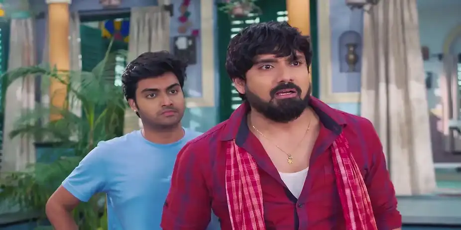 Parna Threatens Mohini - Neem Phooler Madhu