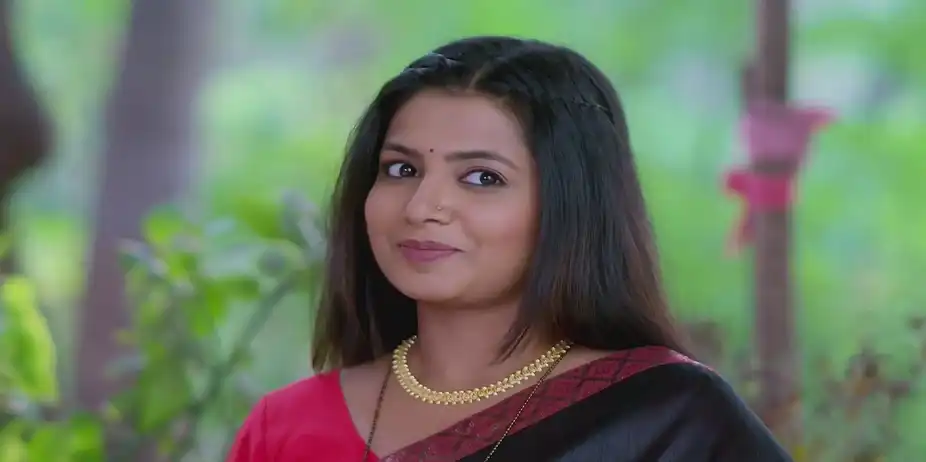 Ira Informs Bhuvaneshwari about Akshara - Tula Shikvin Changlach Dhada