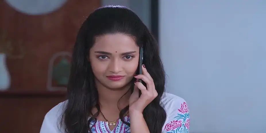Leela Is Happy as AJ Takes Care of Her - Navri Mile Hitlerla