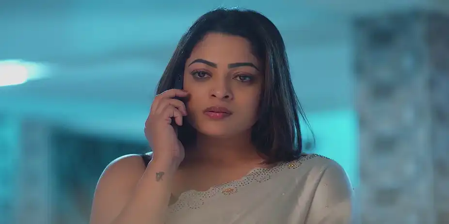 Selvi Gives an Idea to Manohari - Ninaithen Vandhai