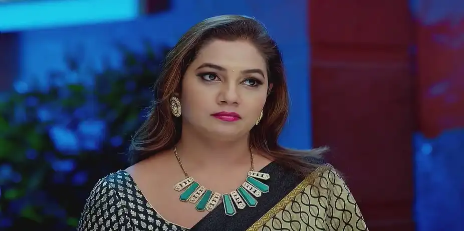 Dhurandhara Voices Her Fear - Trinayani