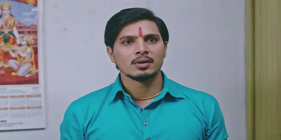 Bhavana Learns about Siddu Working as a Labourer - Lakshmi Nivasa