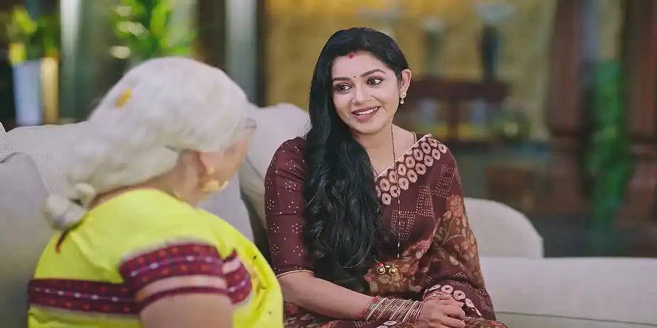 Sarvamangala Praises Bhoomika's Parents - Amruthadhaare