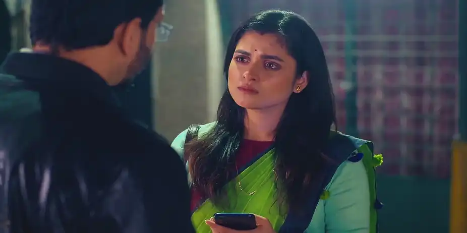 Satish Offers Shree a Lift - Amar Sangi