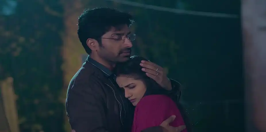 Gobindo Refuses to Stay at Tuhin's Place - Mala Bodol