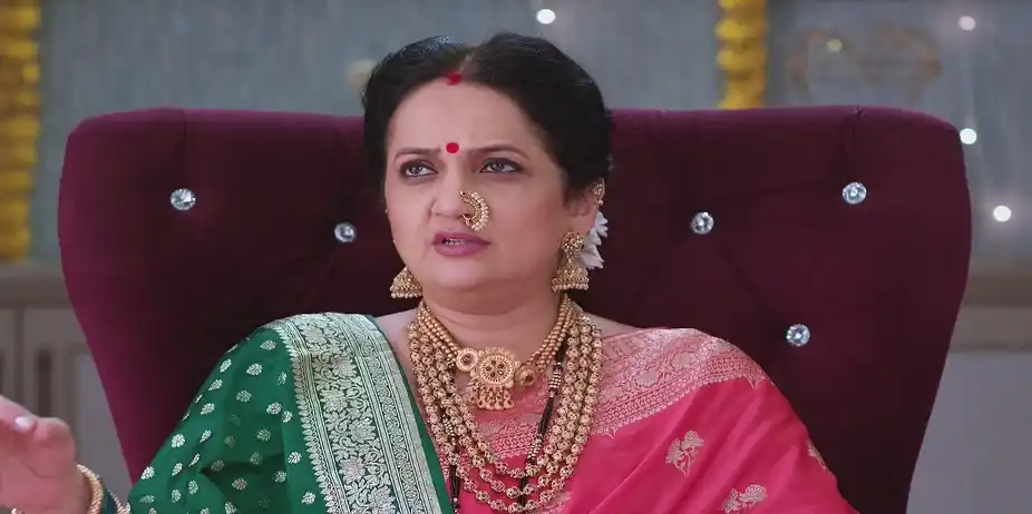 Bhuvaneshwari Instigates Akshara against Adhipati - Tula Shikvin Changlach Dhada