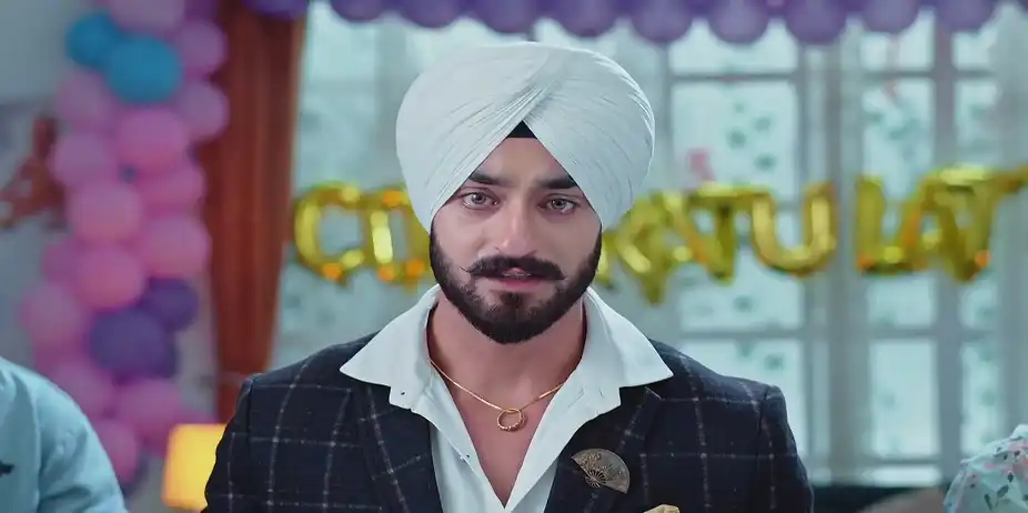 DJ Tells the Jawandas about Heer’s Hint - Heer Tey Tedhi Kheer