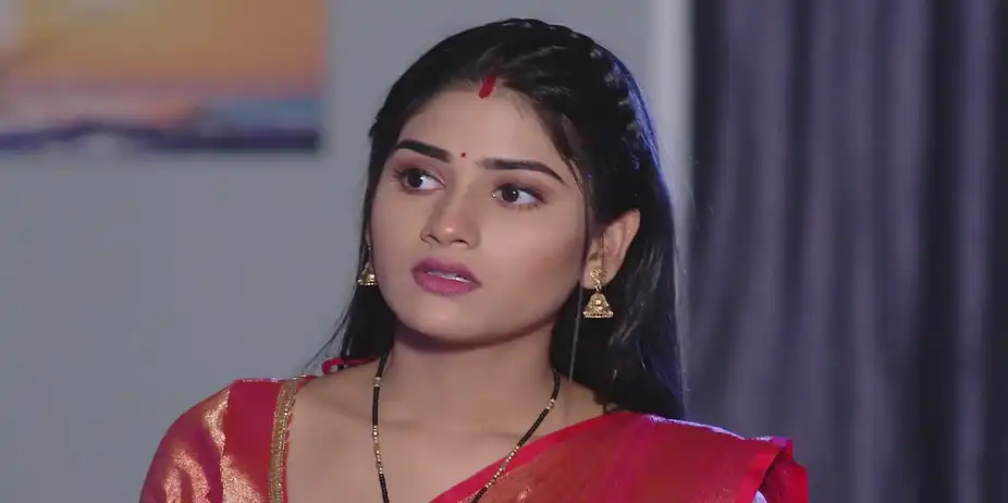 Lakshmi Observes Richa - Tuma Bina
