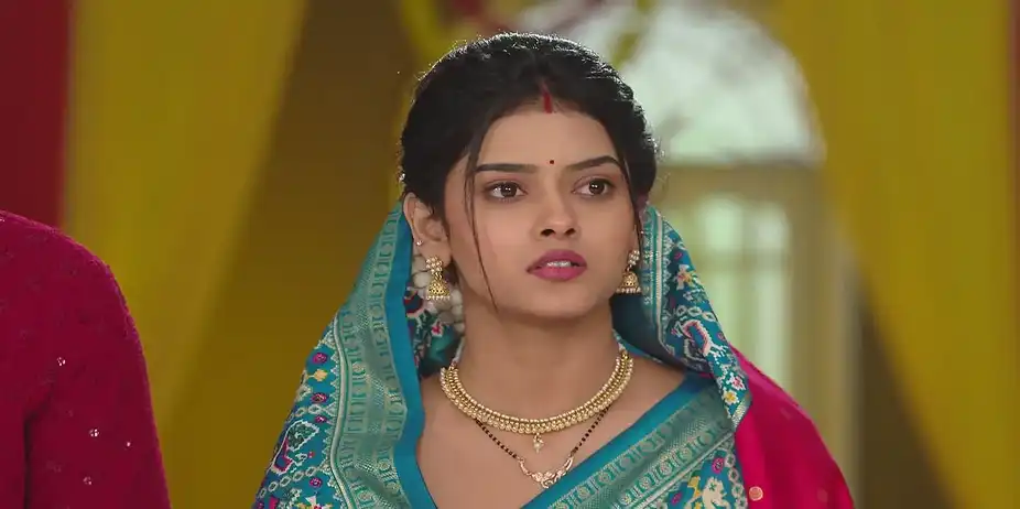 Rekha Helps Sita - Bhagya Rekha