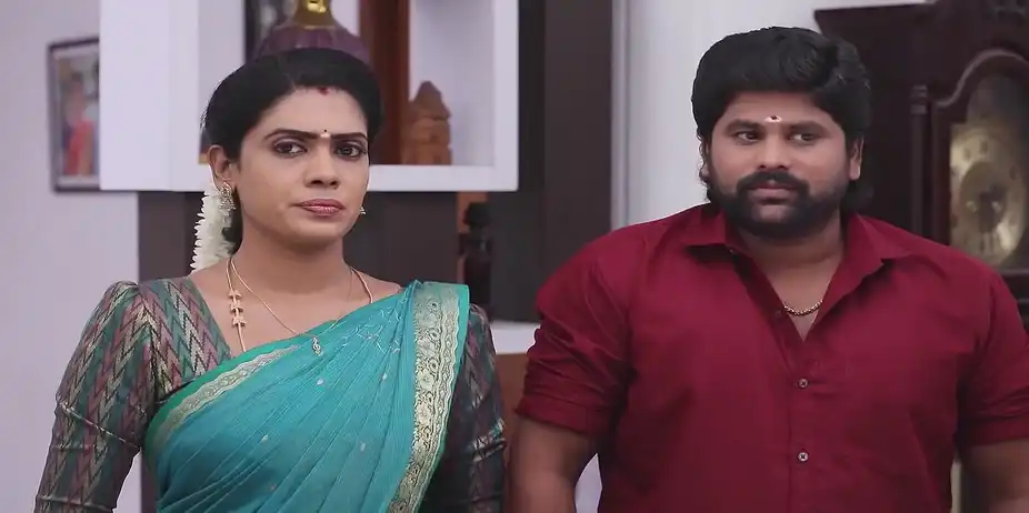 Janani Says No to a Ceremony - Mounam Pesiyadhe