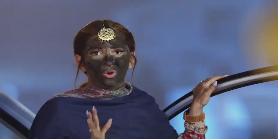 Monisha Tells Harleen a Lie - Kumkum Bhagya