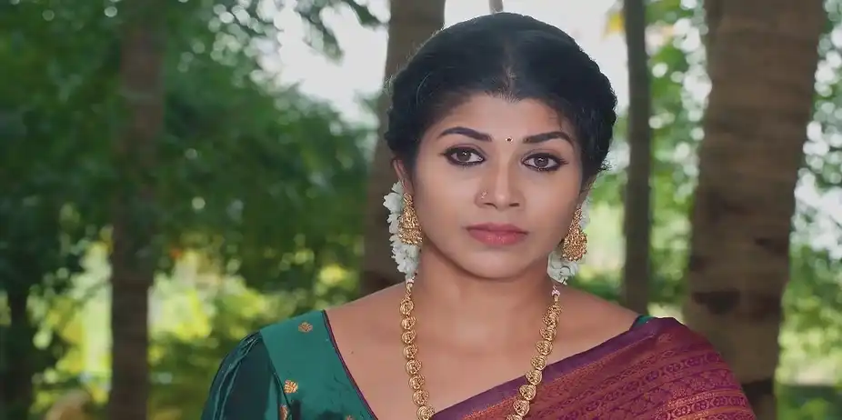 Bhuvaneshwari Gets Suspicious - Sandhya Raagam