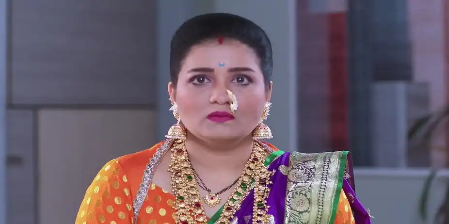 Durga Feels Guilty for Yash - Navri Mile Hitlerla