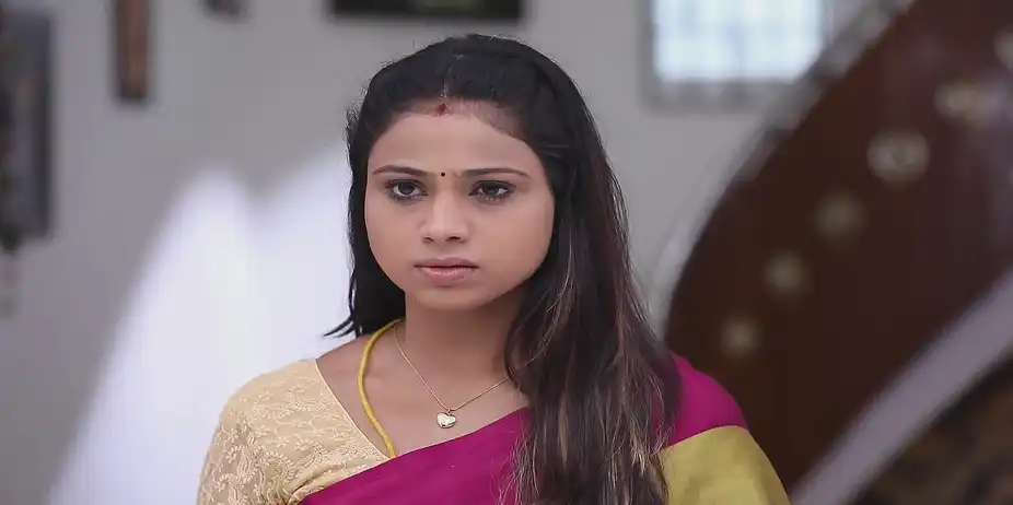 Ramya Taunts Janani - Mounam Pesiyadhe