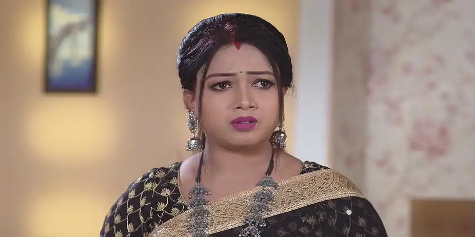Lakshmi Overhears Nibedita's Conversation - Tuma Bina