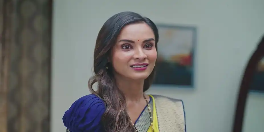 Tulja's Question to Tejashree Regarding Shatrughan - Lakhat Ek Amcha Dada
