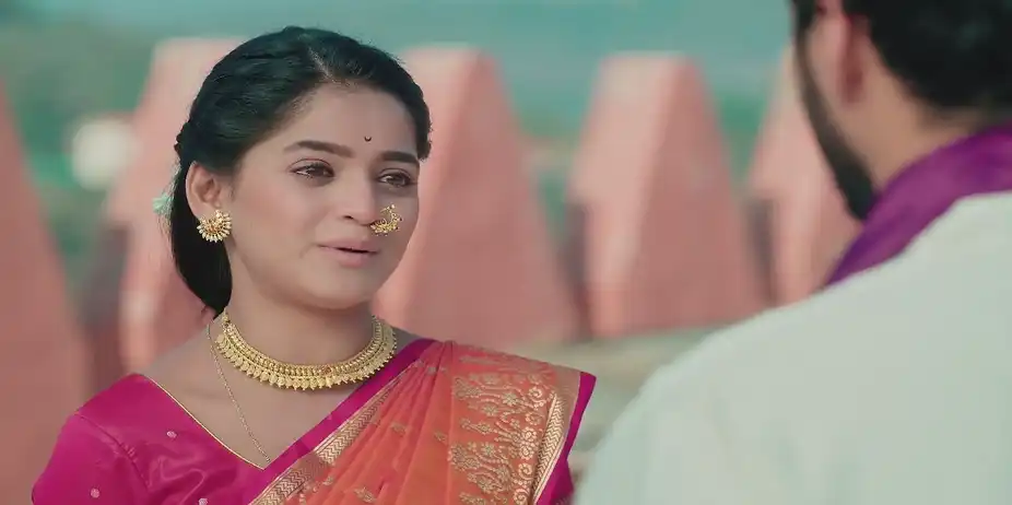 Paaru Consoles Siddhiraj - Lakshmi Niwas