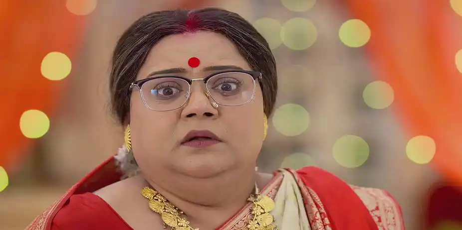Parul Thanks the Three Wives of Susnato - Parineeta