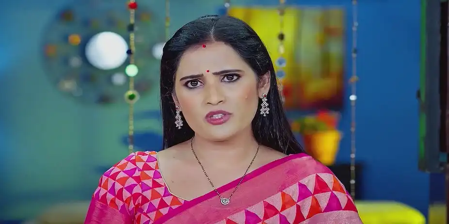 Hasini Asks Vishalakshi about the Threat to Trinayani - Trinayani