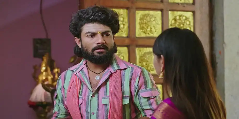 Parvathi Notices the Writing on the Currency Note - Annayya