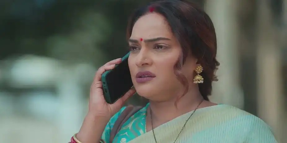 Rudra Gives an Intoxicating Drink to Anika - Bas Itna Sa Khwaab