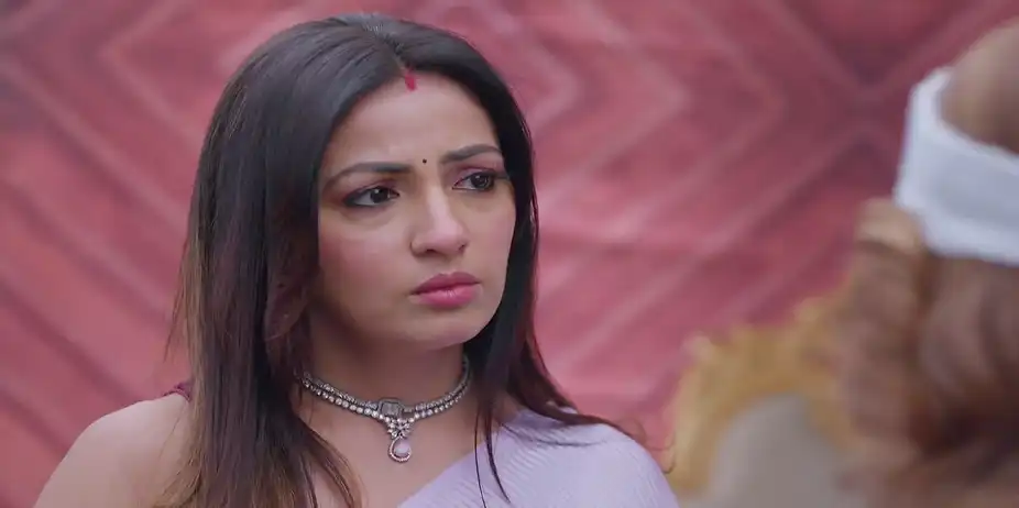 Monisha Breaks Deepika’s Heart - Kumkum Bhagya