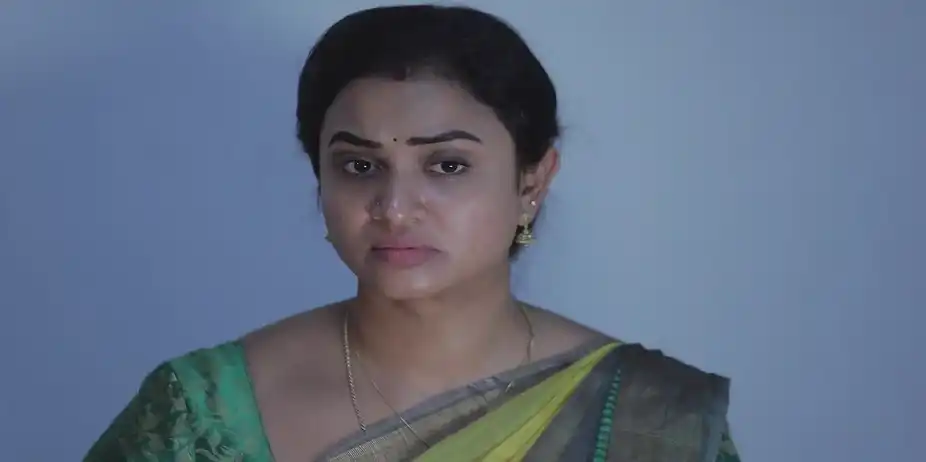 The Past Disturbs Aadhi - Idhayam