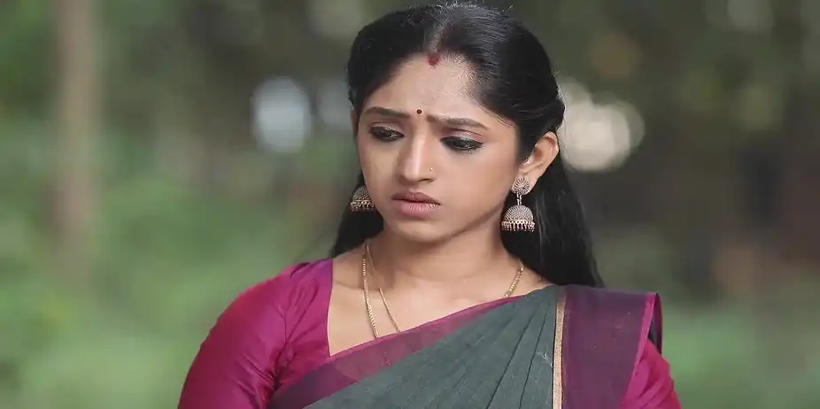 Rani Gets Rudraksha Chains - Ninaithale Innikkum