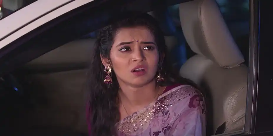 Mani Argues with Abhi - Tu Khara Mun Chaai