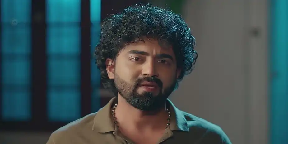 Venu Tells Raju about Ambika's Intentions - Akale
