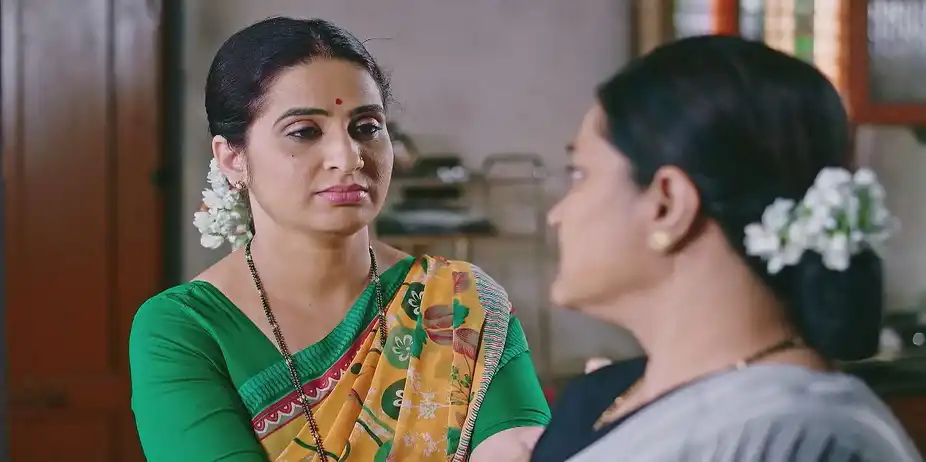 Veena Tries to Cheer Lakshmi up - Lakshmi Nivasa