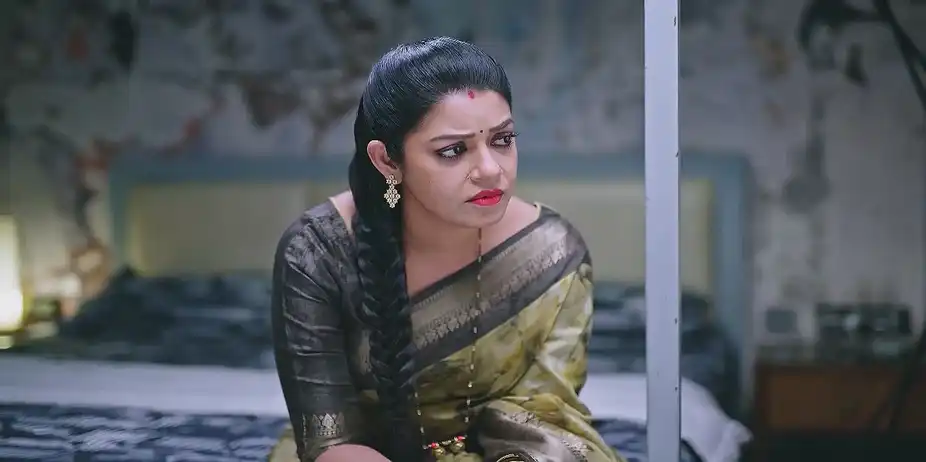 Goutham Shares His Problems with Bhoomika - Amruthadhaare