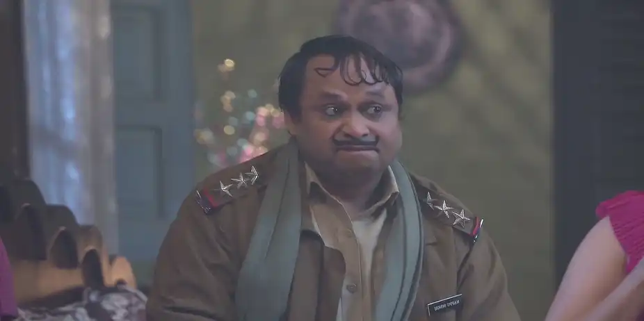 Rajesh Brings a Necklace on Valentine's Day - Happu Ki Ultan Paltan