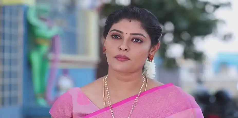 Meghala Fusses with Vishalakshi - Mounam Pesiyadhe