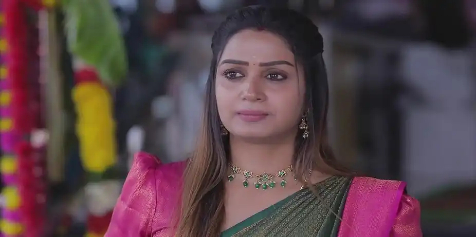 Lakshmi Decides to Go to Temple - Idhayam