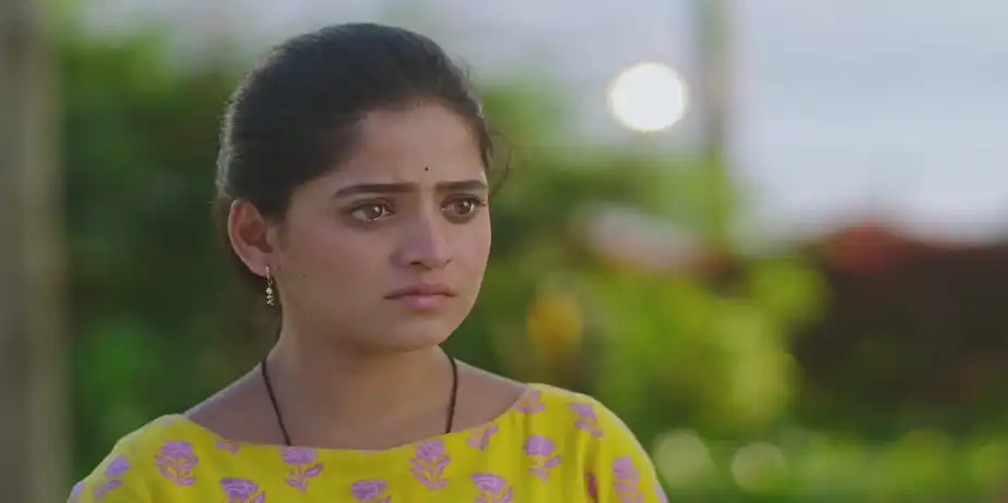 Priya Complains about Paaru to Ahilya Devi - Paaru